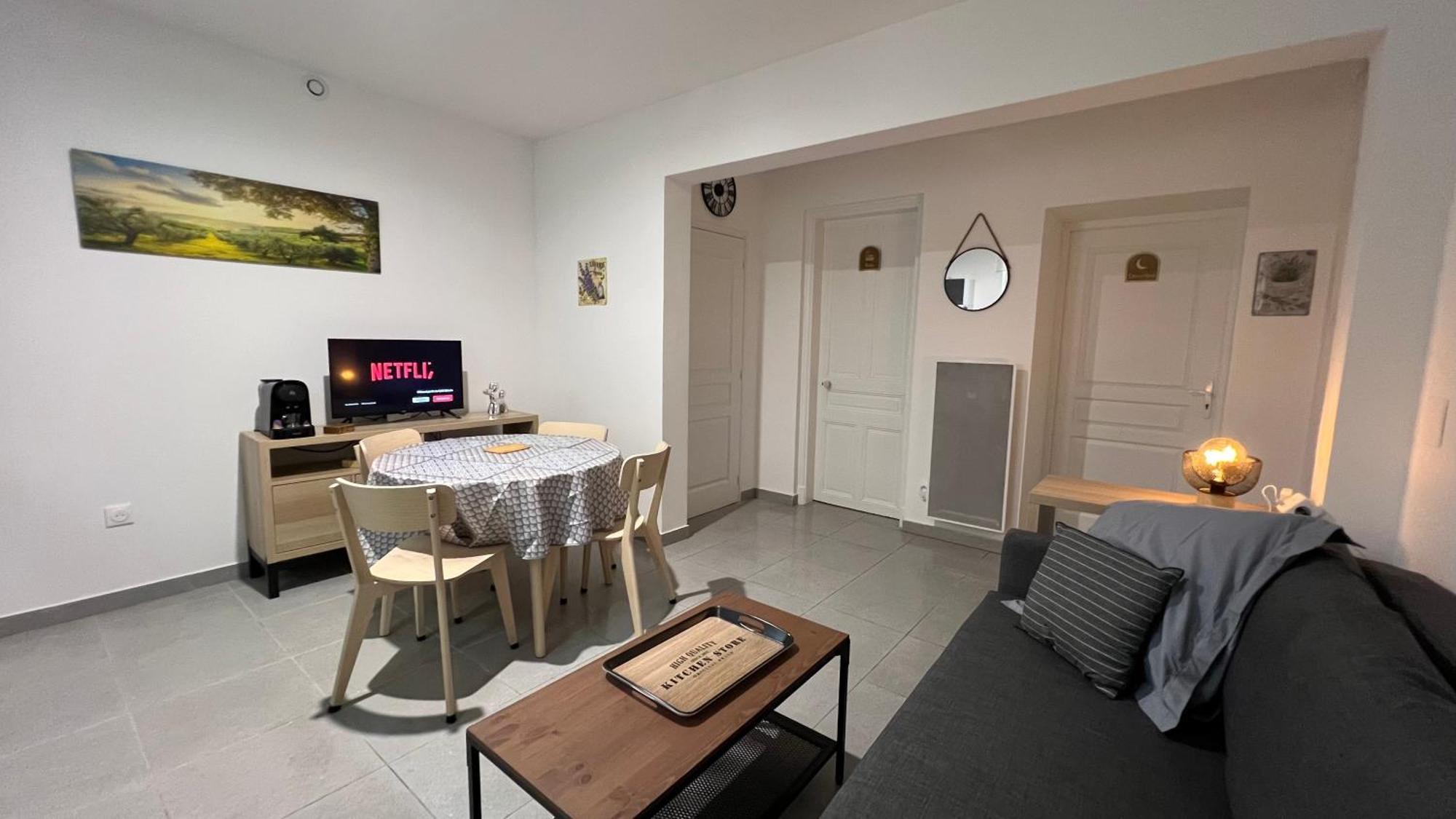 Fenix Appartement T2 40 M2 Cosy Rdc Plein Centre Ville Pierrelatte Bagian luar foto