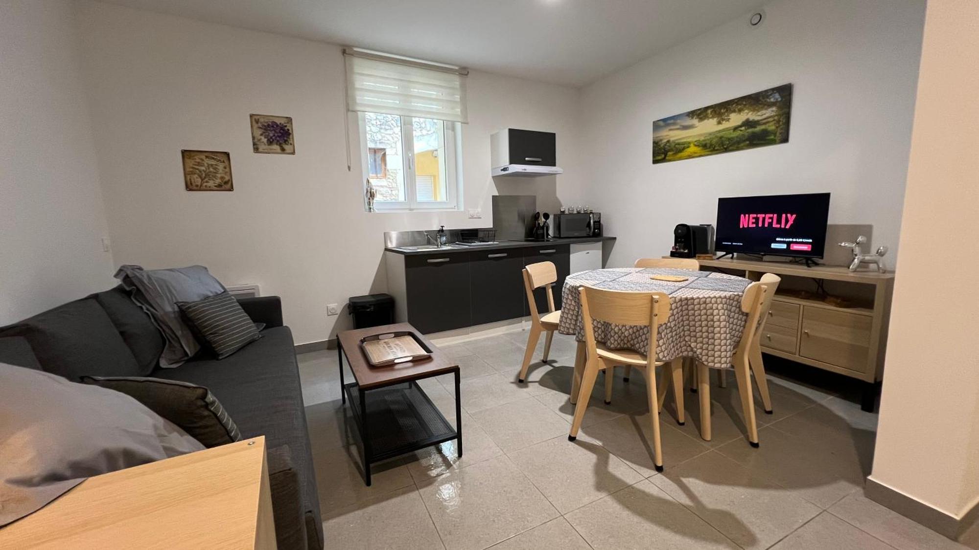 Fenix Appartement T2 40 M2 Cosy Rdc Plein Centre Ville Pierrelatte Bagian luar foto